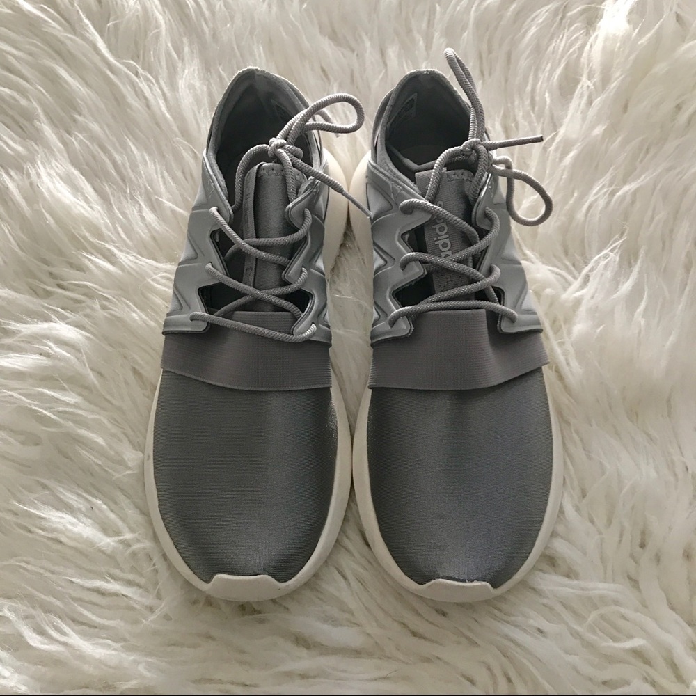 Adidas Tubular Sneakers (silver)